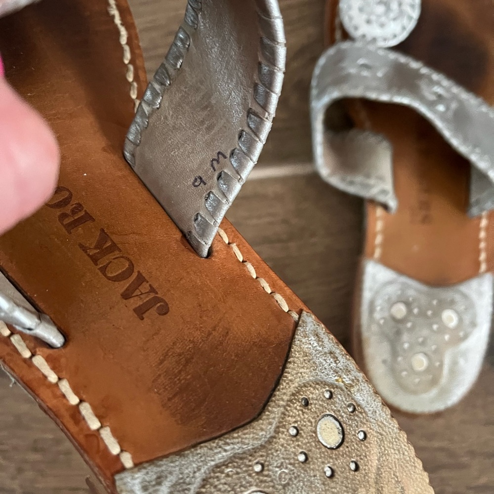 Jack Rogers Silver Leather Daisy Thong Slide Sandal - Picture 4 of 7